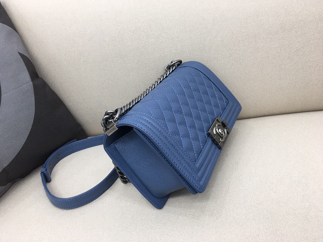 Caviar Medium Boy Handbag Flap Bag A67086 Blue